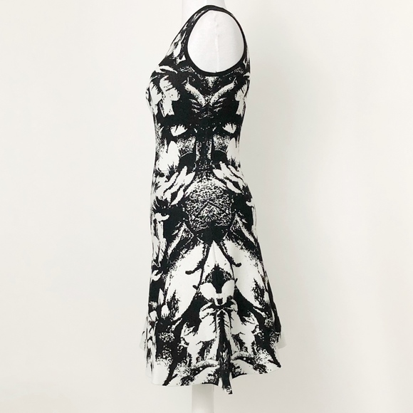 ✨sold✨karen millen • floral jacquard sweater dress - Picture 3 of 7